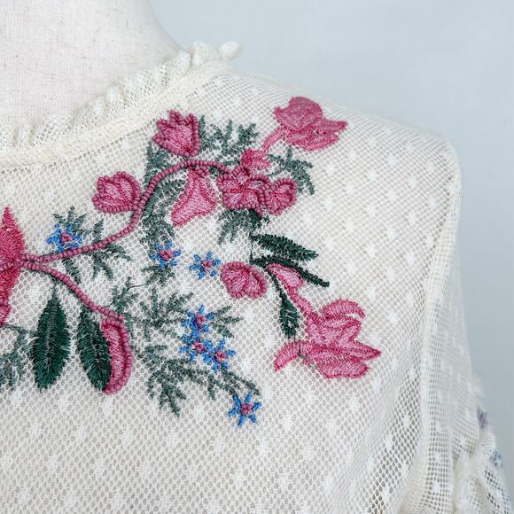 Willow & Clay Sheer Mesh Embroidered Beaded Ruffle Blouse NWT - Picture 4 of 9